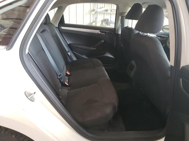 Photo 6 from auction – 2016 VOLKSWAGEN PASSAT S with VIN 1VWAT7A35GC017363