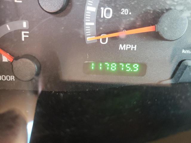 Photo 8 from auction – 2002 FORD EXPEDITION with VIN 1FMRU15W42LA37418