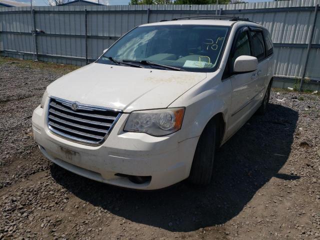 Photo 2 from auction – 2010 CHRYSLER TOWN & COU with VIN 2A4RR5D16AR103342