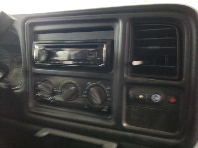 Photo 9 from auction – 2002 CHEVROLET AVALANCHE with VIN 3GNEK13T52G120958