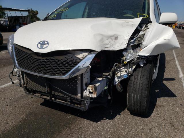 Photo 9 from auction – 2011 TOYOTA SIENNA XLE with VIN 5TDYK3DC6BS143733