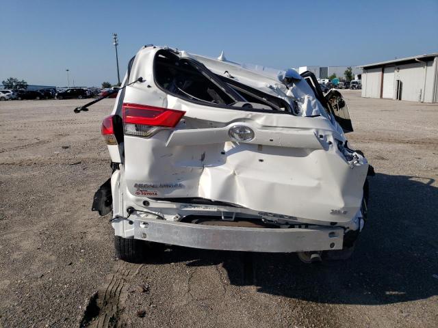 Photo 9 from auction – 2018 TOYOTA HIGHLANDER with VIN 5TDKZRFH2JS537533
