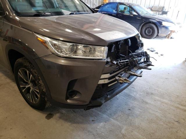 Photo 9 from auction – 2018 TOYOTA HIGHLANDER with VIN 5TDZARFH4JS034981