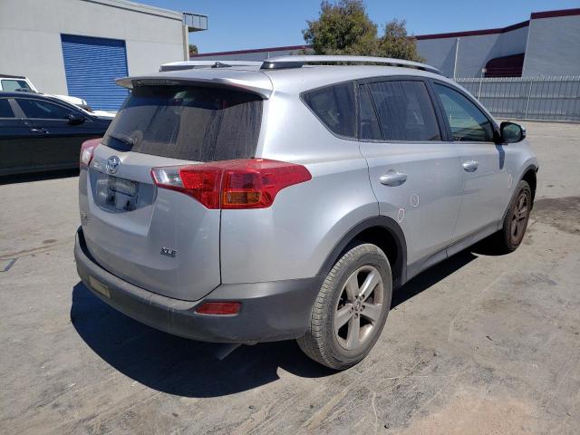 Photo 4 from auction – 2015 TOYOTA RAV4 XLE with VIN JTMWFREV2FJ058390