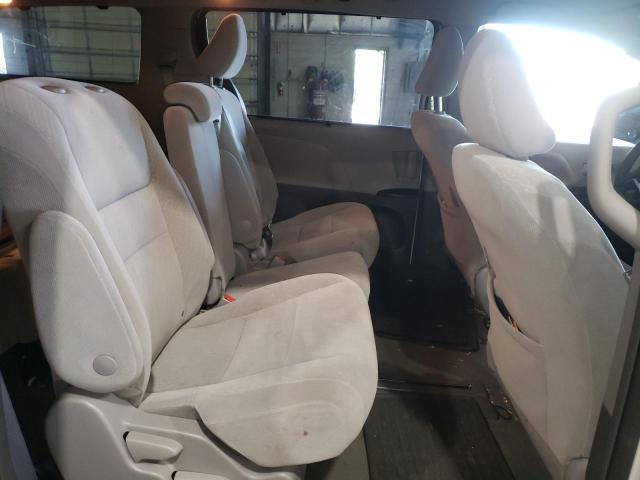 Photo 6 from auction – 2018 TOYOTA SIENNA LE with VIN 5TDKZ3DC2JS949424
