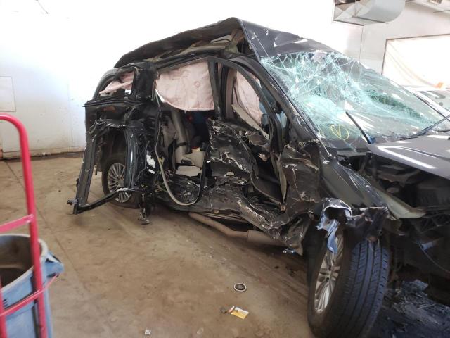 Photo 9 from auction – 2013 CHRYSLER TOWN & COU with VIN 2C4RC1CG3DR595676