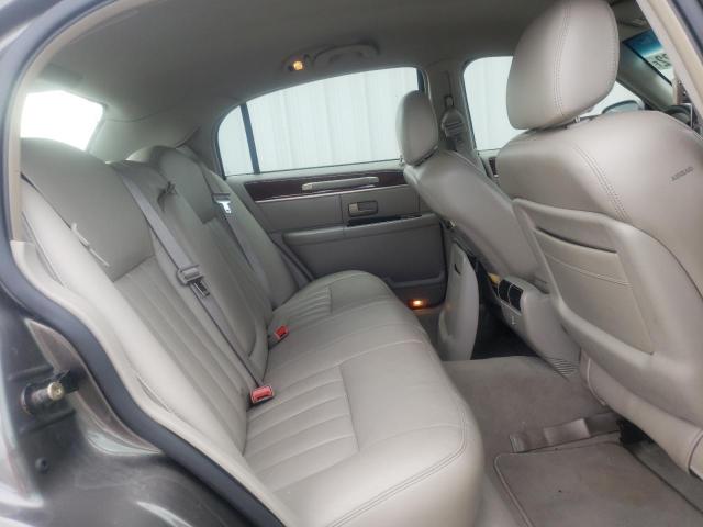 Photo 6 from auction – 2003 LINCOLN TOWN CAR E with VIN 1LNHM81W33Y697965