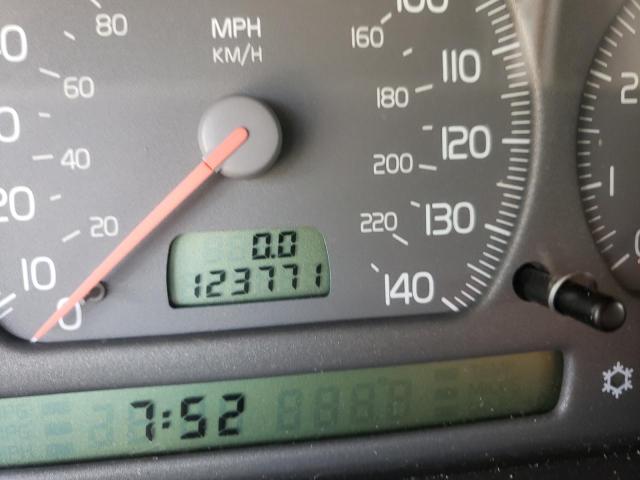 Photo 8 from auction – 2004 VOLVO C70 LPT with VIN YV1NC63D34J061688