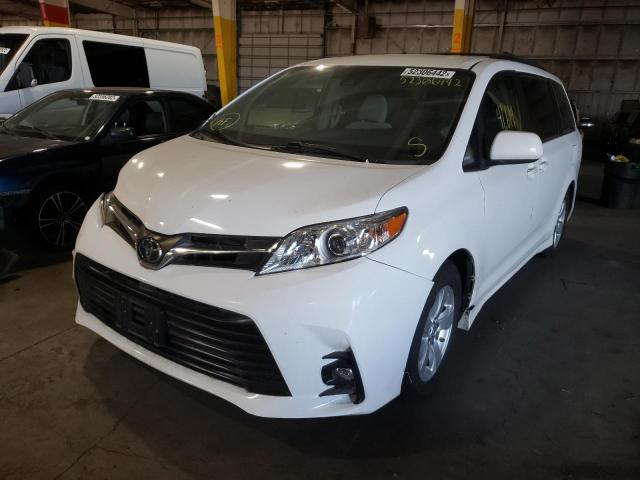 Photo 2 from auction – 2018 TOYOTA SIENNA LE with VIN 5TDKZ3DC2JS949424