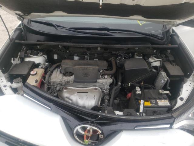 Photo 7 from auction – 2018 TOYOTA RAV4 LE with VIN JTMBFREV6JD249882