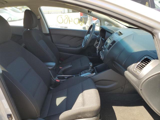 Photo 5 from auction – 2017 KIA FORTE LX with VIN 3KPFK4A75HE092734