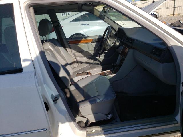 Photo 5 from auction – 1995 MERCEDES-BENZ E 320 with VIN WDBEA92E8SF309245