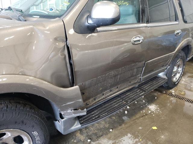 Photo 9 from auction – 2002 LINCOLN NAVIGATOR with VIN 5LMFU28R02LJ01871