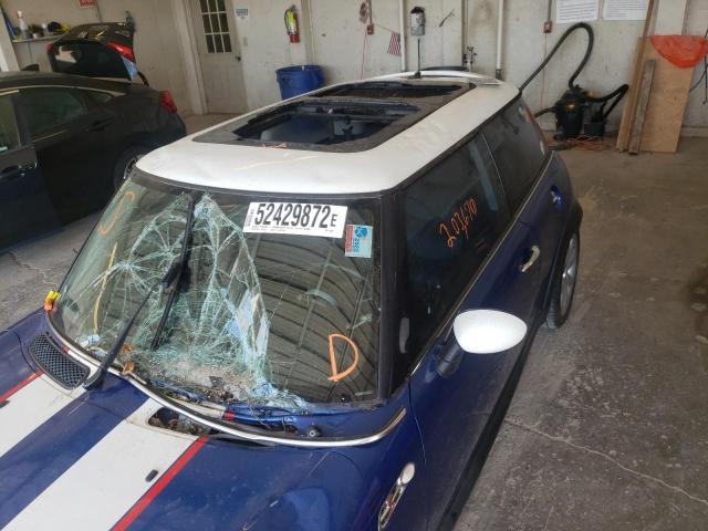 Photo 9 from auction – 2005 MINI COOPER S with VIN WMWRE334X5TD95982