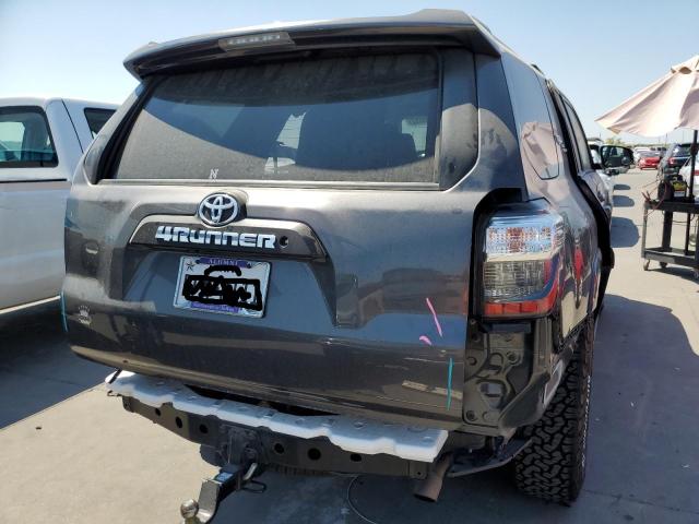 Photo 4 from auction – 2018 TOYOTA 4RUNNER SR with VIN JTEBU5JR7J5569550