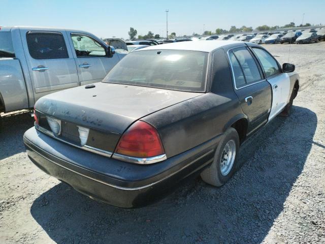 Photo 4 from auction – 2000 FORD CROWN VICT with VIN 2FAFP71W9YX152492