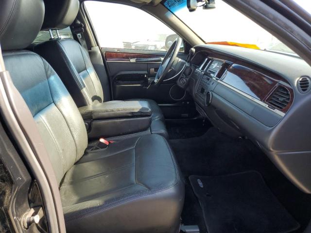 Photo 5 from auction – 2011 LINCOLN TOWN CAR E with VIN 2LNBL8EV6BX758704