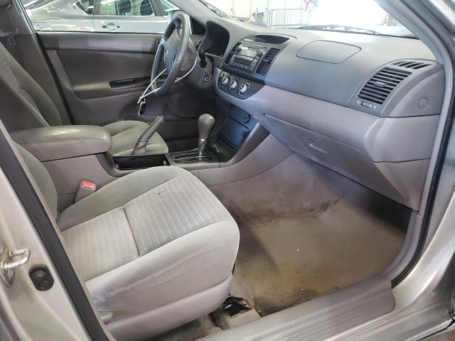 Photo 5 from auction – 2005 TOYOTA CAMRY LE with VIN 4T1BE32K75U973818