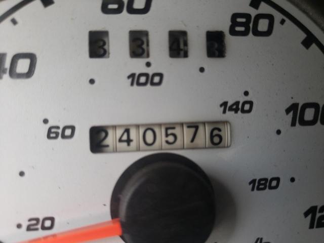 Photo 8 from auction – 2001 FORD EXPLORER S with VIN 1FMZU77E31UB99153