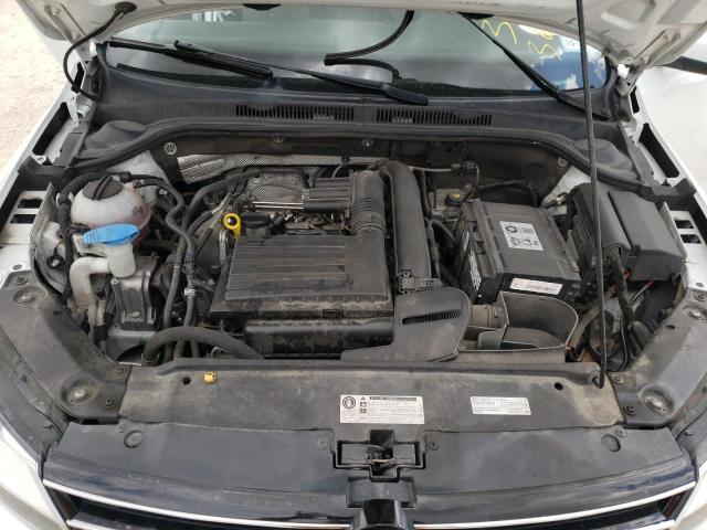 Photo 7 from auction – 2017 VOLKSWAGEN JETTA S with VIN 3VW2B7AJ8HM312365
