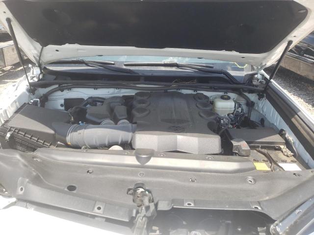 Photo 7 from auction – 2018 TOYOTA 4RUNNER SR with VIN JTEBU5JR4J5587407
