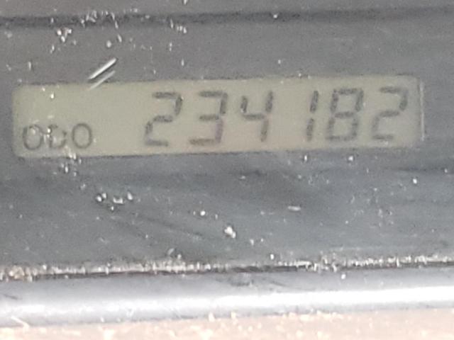 Photo 8 from auction – 2004 TOYOTA CAMRY LE with VIN 4T1BE30K94U335023