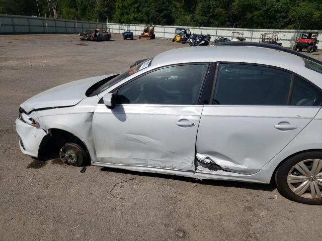 Photo 9 from auction – 2017 VOLKSWAGEN JETTA S with VIN 3VW2B7AJ0HM374892