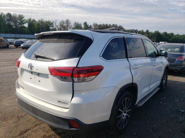 Photo 4 from auction – 2018 TOYOTA HIGHLANDER with VIN 5TDJZRFH5JS492373