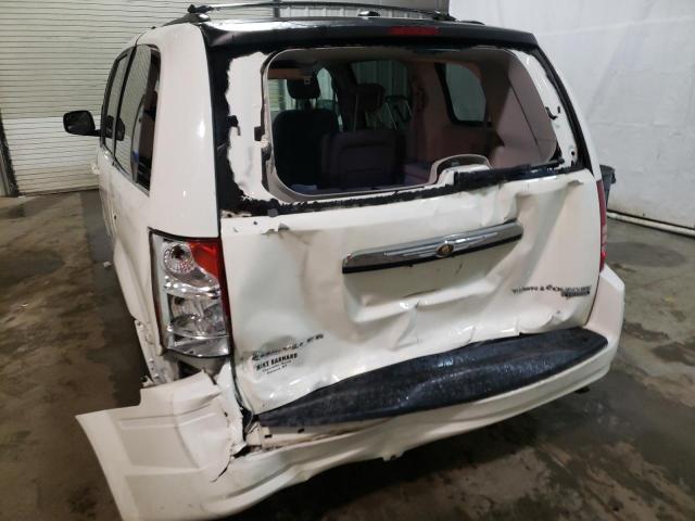 Photo 9 from auction – 2010 CHRYSLER TOWN & COU with VIN 2A4RR5D12AR235059