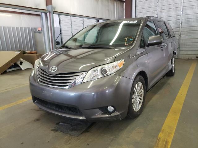 Photo 2 from auction – 2017 TOYOTA SIENNA XLE with VIN 5TDYZ3DC8HS808779