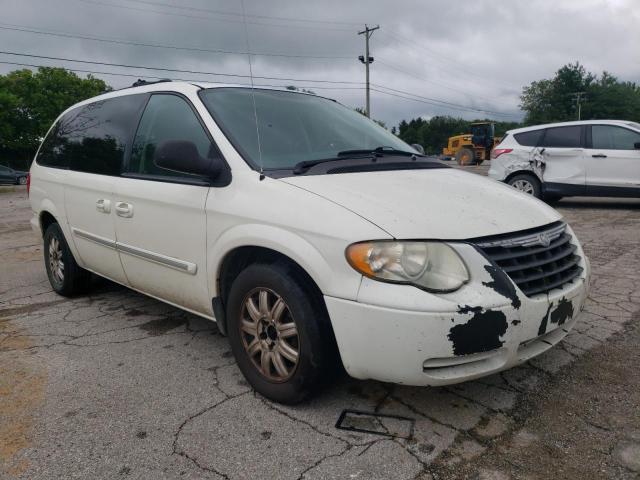 CHRYSLER TOWN & COU 2005 with VIN 2C4GP54L65R247435 - Photo from auction