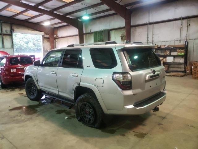 Photo 3 from auction – 2020 TOYOTA 4RUNNER SR with VIN JTEBU5JR6L5799745