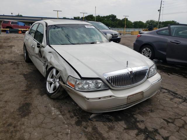 Photo 1 from auction – 2004 LINCOLN TOWN CAR U with VIN 1LNHM83W44Y647266