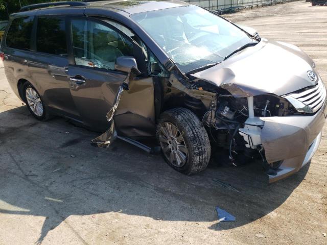 Photo 9 from auction – 2016 TOYOTA SIENNA XLE with VIN 5TDDK3DC8GS132528
