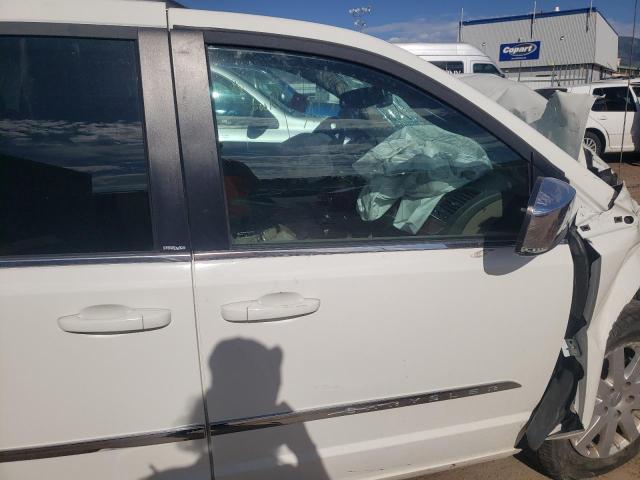 Photo 5 from auction – 2011 CHRYSLER TOWN & COU with VIN 2A4RR8DG8BR802429