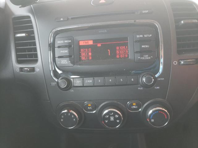 Photo 9 from auction – 2017 KIA FORTE LX with VIN 3KPFK4A72HE032202