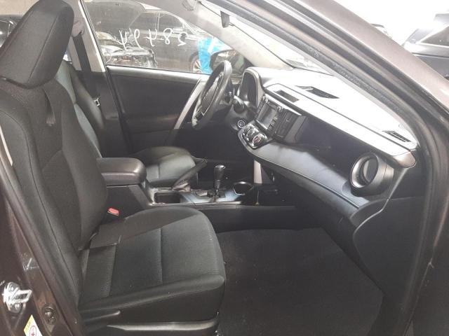 Photo 5 from auction – 2017 TOYOTA RAV4 LE with VIN JTMBFREV6HJ128393