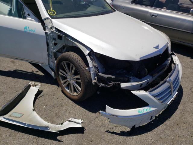 Photo 9 from auction – 2012 HYUNDAI GENESIS 4. with VIN KMHGC4DF9CU173679