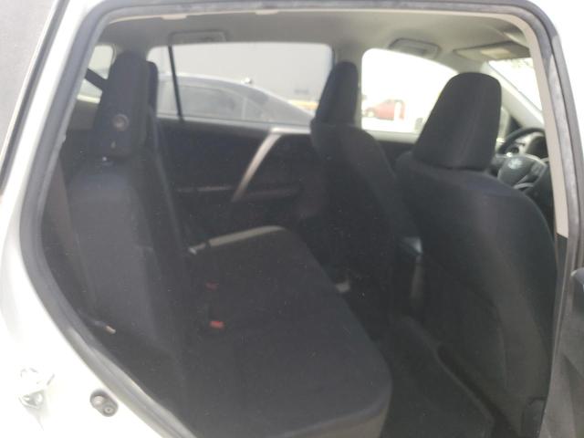 Photo 6 from auction – 2018 TOYOTA RAV4 LE with VIN JTMZFREV4JJ197989