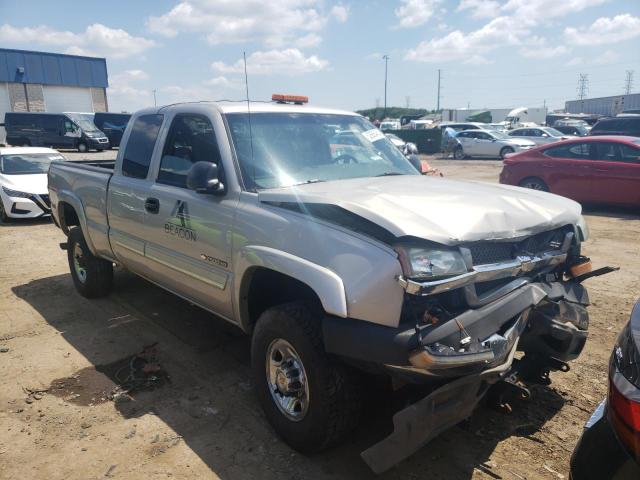 CHEVROLET SILVERADO 2004 with VIN 1GCHK29UX4E128480 - Photo from auction