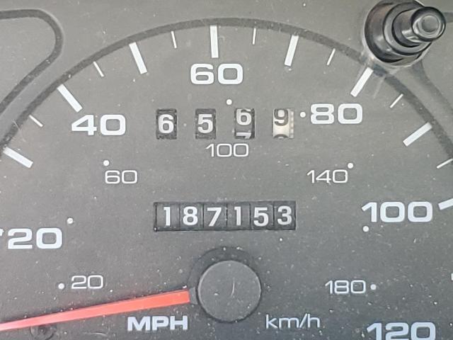 Photo 8 from auction – 2000 FORD TAURUS SE with VIN 1FAFP53U2YA104177