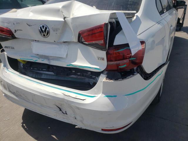 Photo 9 from auction – 2017 VOLKSWAGEN JETTA S with VIN 3VW2B7AJXHM400219