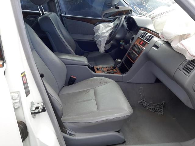 Photo 5 from auction – 2000 MERCEDES-BENZ E 320 with VIN WDBJF65J2YB012088