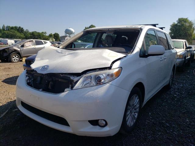 Photo 2 from auction – 2015 TOYOTA SIENNA XLE with VIN 5TDYK3DC2FS688186