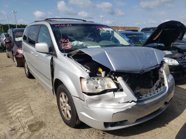 CHRYSLER TOWN & COU 2010 with VIN 2A4RR5D11AR198330 - Photo from auction