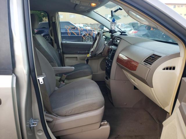 Photo 5 from auction – 2008 CHRYSLER TOWN & COU with VIN 2A8HR44H58R621244
