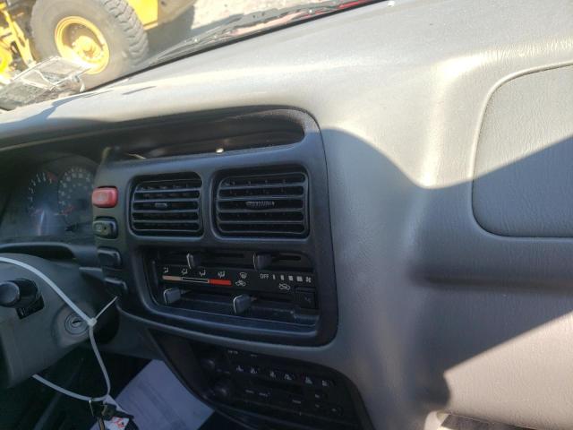 Photo 9 from auction – 2000 CHEVROLET TRACKER with VIN 2CNBJ13C5Y6910730
