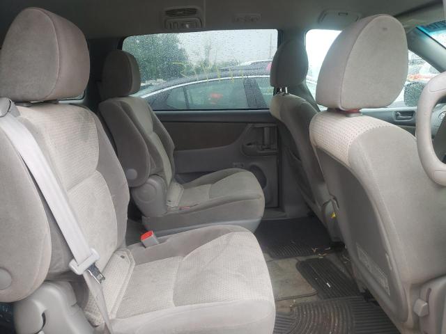 Photo 6 from auction – 2010 TOYOTA SIENNA CE with VIN 5TDKK4CC5AS301975