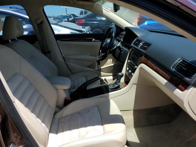 Photo 5 from auction – 2012 VOLKSWAGEN PASSAT SEL with VIN 1VWCM7A30CC071511