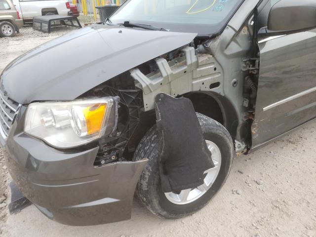 Photo 9 from auction – 2010 CHRYSLER TOWN & COU with VIN 2A4RR8DX9AR449987